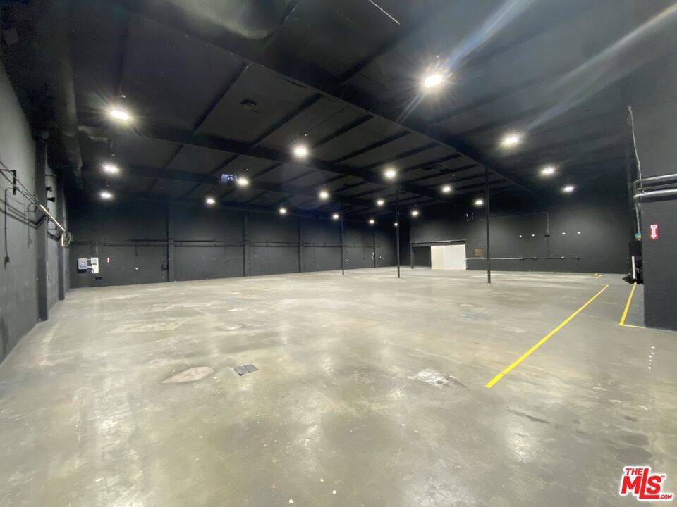 Los Angeles, CA 90066,5425 Grosvenor BLVD