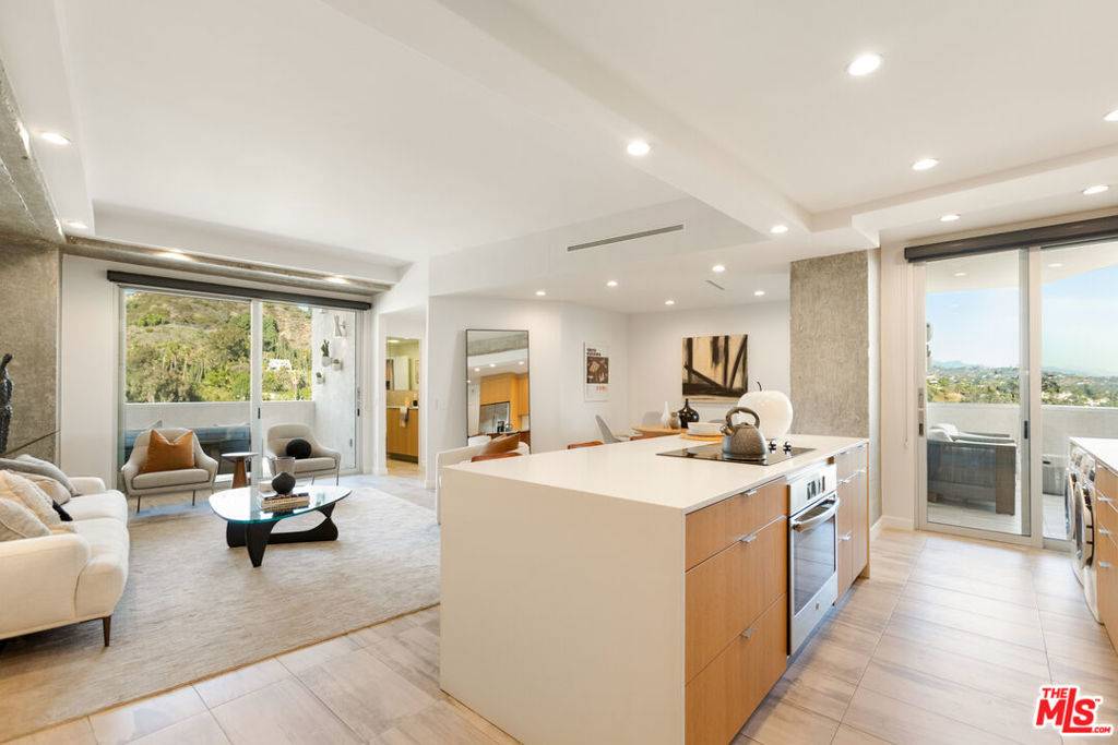 7250 Franklin AVE #1101, Los Angeles, CA 90046