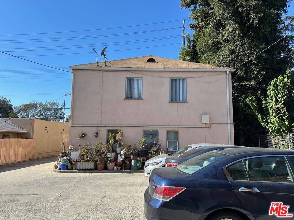 Los Angeles, CA 90027,1816 Hillhurst AVE