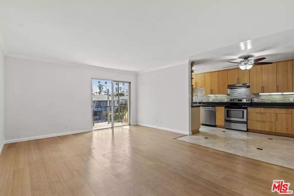 Santa Monica, CA 90403,1033 6TH ST #212