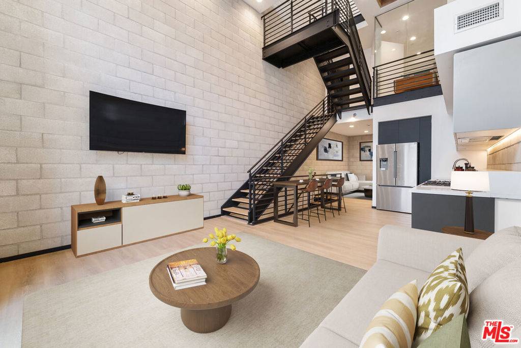 3450 Cahuenga BLVD #411, Los Angeles, CA 90068