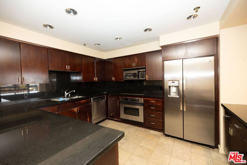 Los Angeles, CA 90024,10445 Wilshire BLVD #904