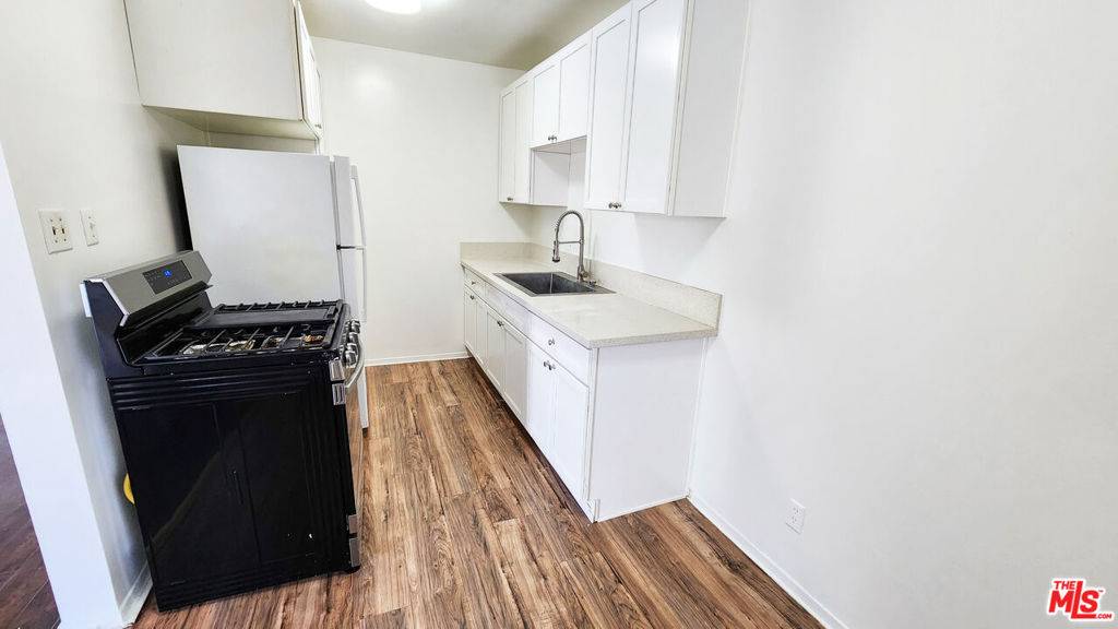 Los Angeles, CA 90006,1241 Dewey AVE #5