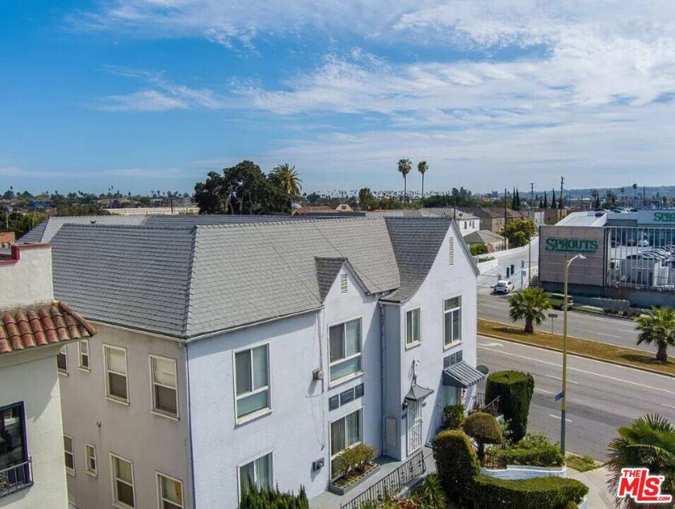 Los Angeles, CA 90019,1296 S Citrus AVE