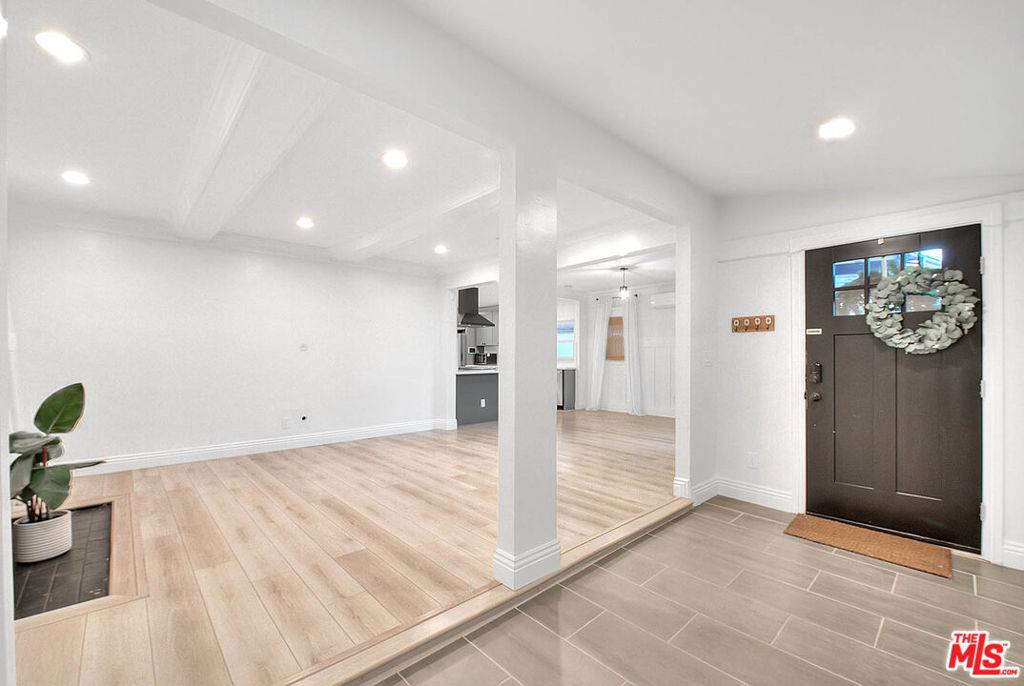 Los Angeles, CA 90043,5455 5th AVE