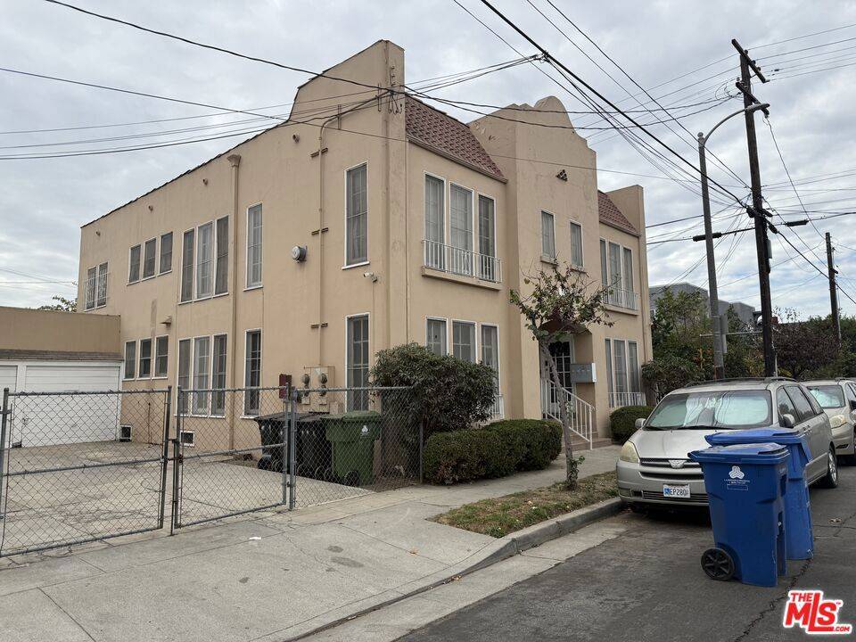 Los Angeles, CA 90006,2150 Cambridge ST