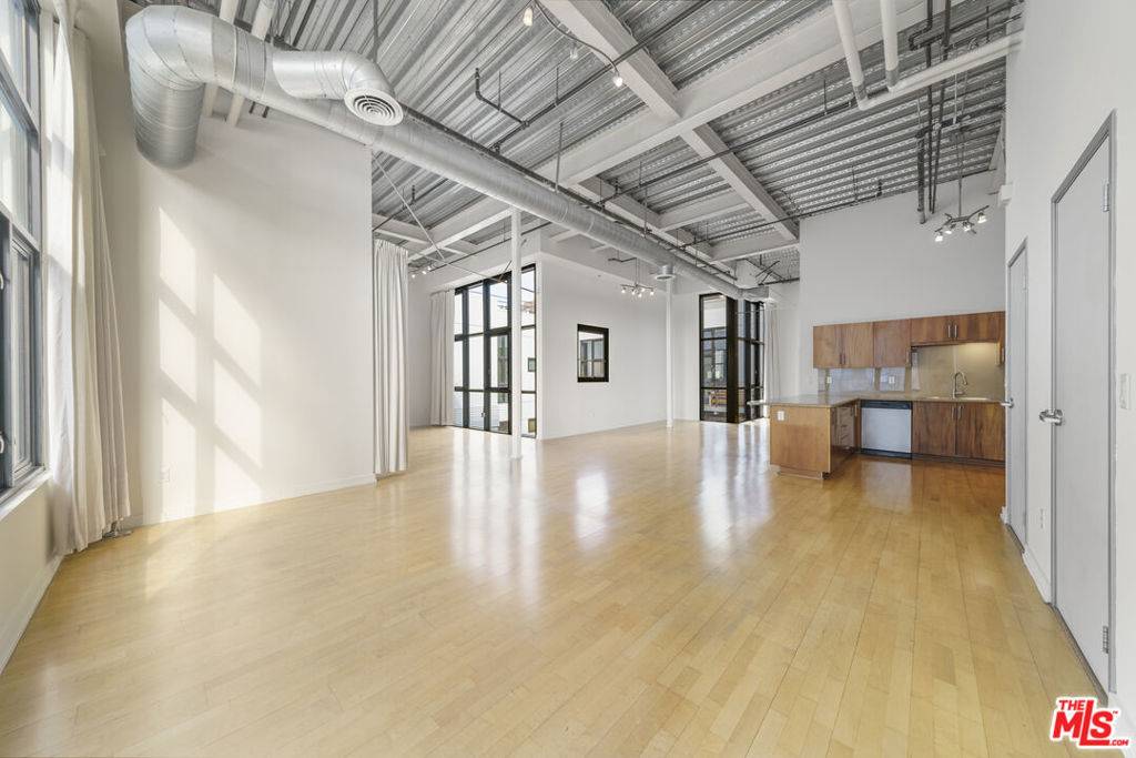 330 W 11Th ST #703, Los Angeles, CA 90015