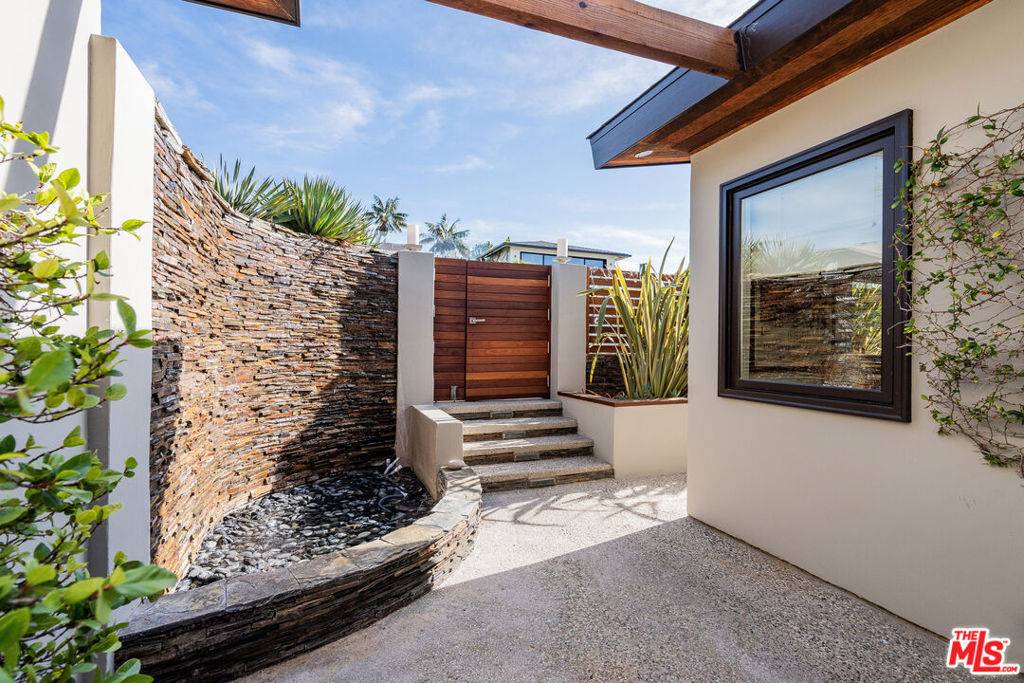 Pacific Palisades, CA 90272,245 Tranquillo RD