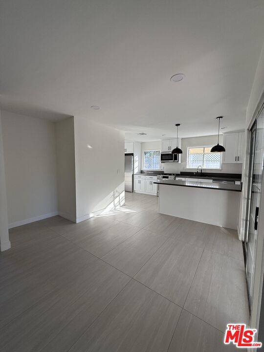 Tarzana, CA 91335,19216 Calvert ST