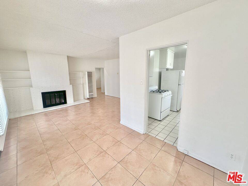 North Hollywood, CA 91606,11238 Oxnard ST