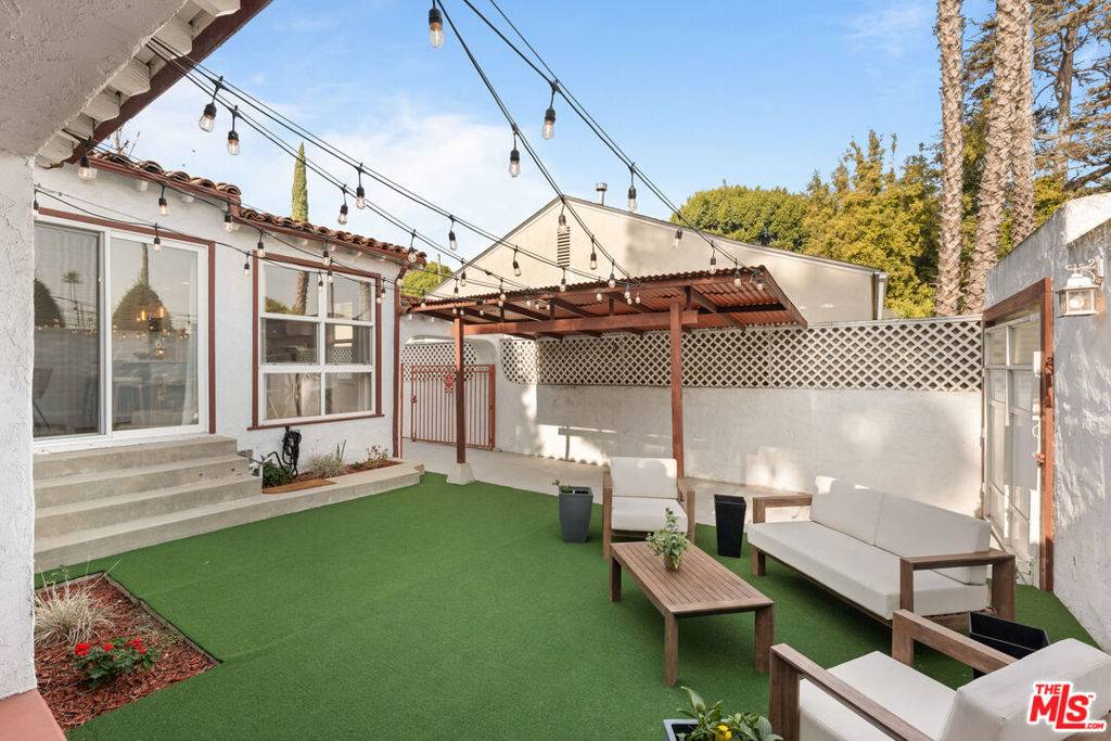 Beverly Hills, CA 90211,311 N Doheny DR