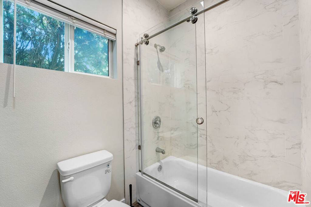 North Hollywood, CA 91605,12159 Hart ST