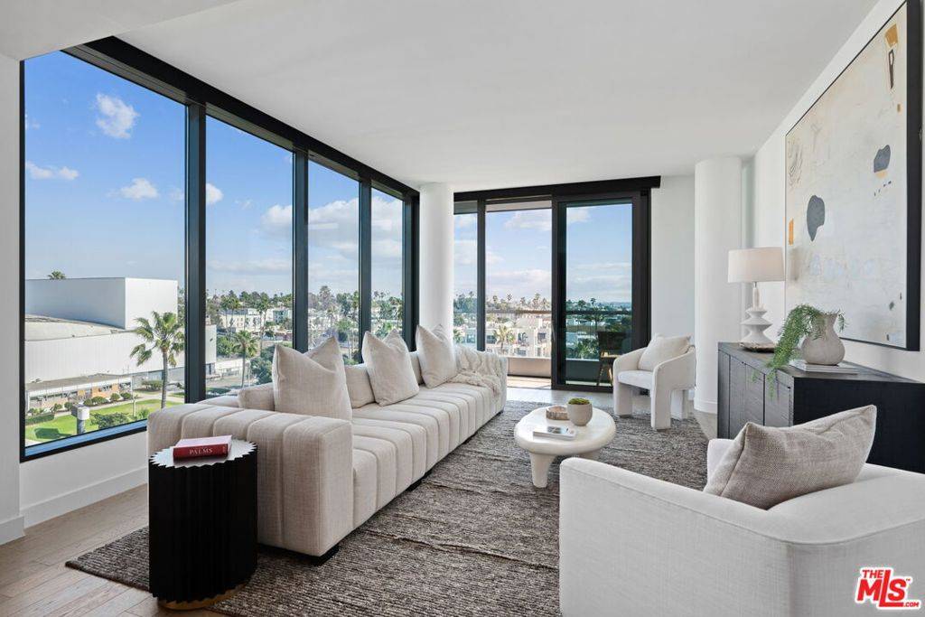 Santa Monica, CA 90401,1755 Ocean AVE #805
