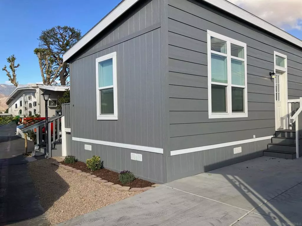 Highland, CA 92346,26250 E 9th Street #38