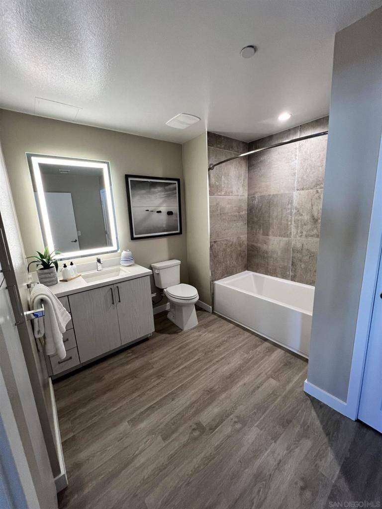 Oceanside, CA 92054,355 N Cleveland Street #209