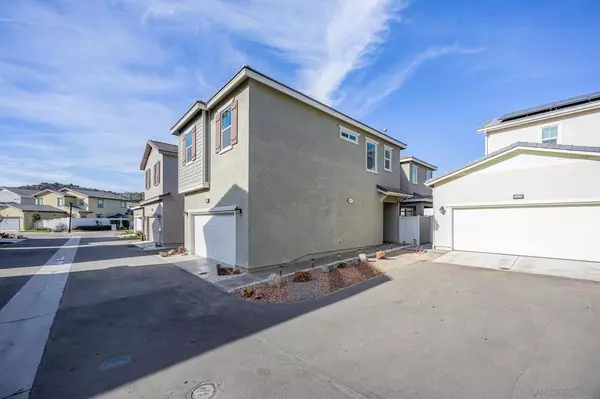 Valley Center, CA 92082,27870 Silo Ln