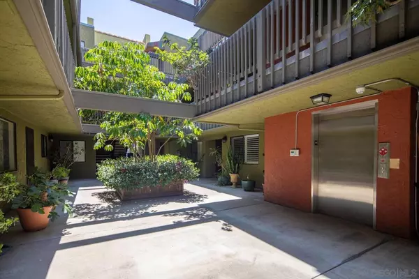 San Diego, CA 92103,3930 Centre St #103