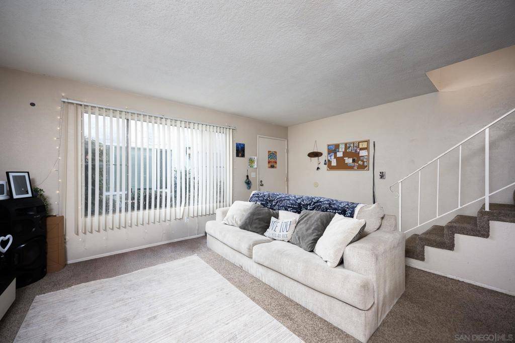 Spring Valley, CA 91977,9034 Kenwood Dr #10