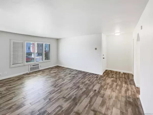 La Mesa, CA 91941,4475 Dale Ave #106