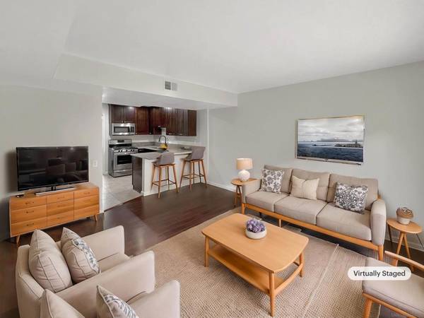 San Diego, CA 92131,10447 Caminito Banyon