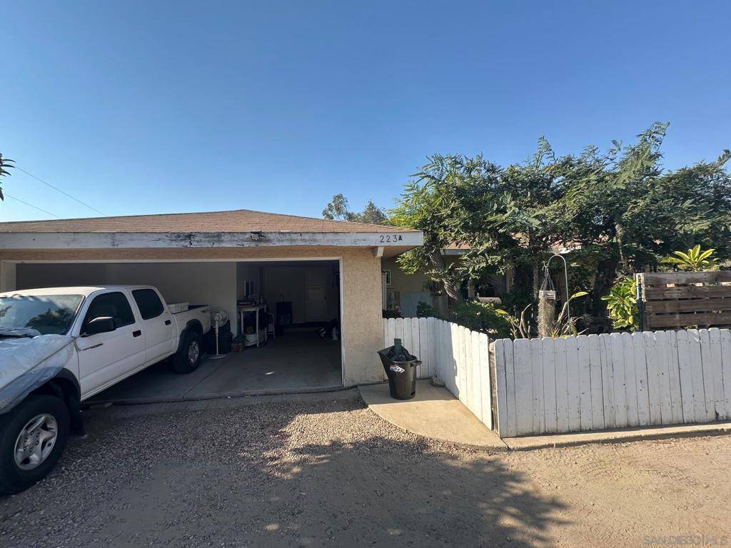 Fallbrook, CA 92028,223 S Stagecoach Lane