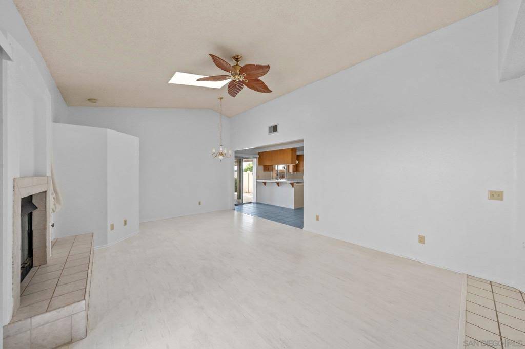 Menifee, CA 92585,25920 Camino Juarez