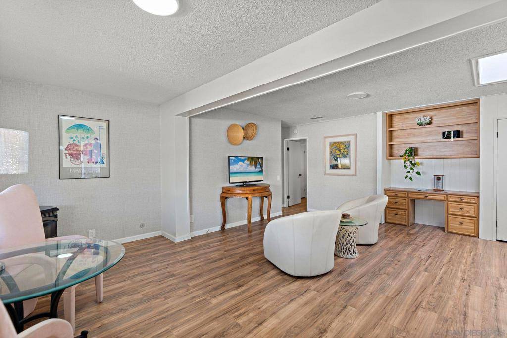 Escondido, CA 92026,8975 Lawrence Welk Drive #305