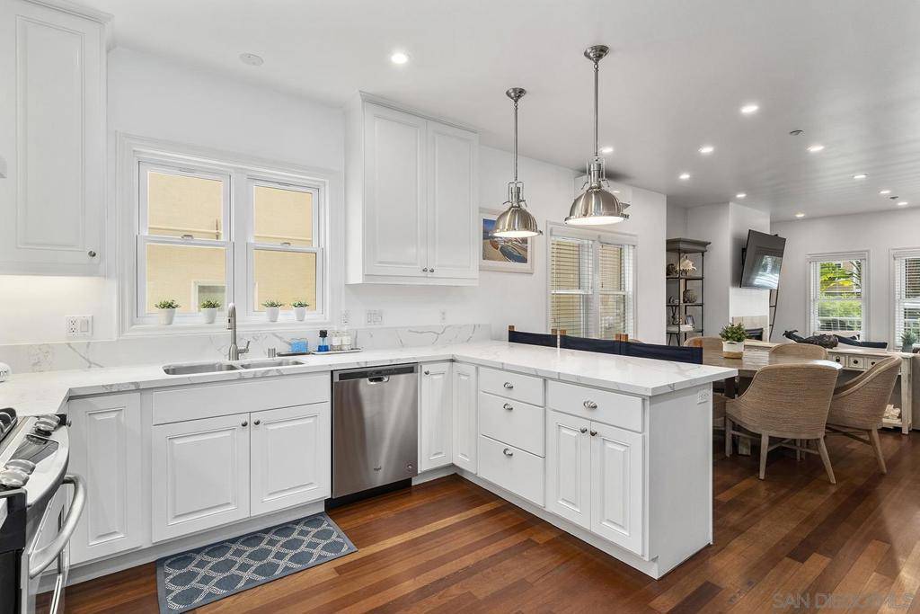 Coronado, CA 92118,722 F Avenue
