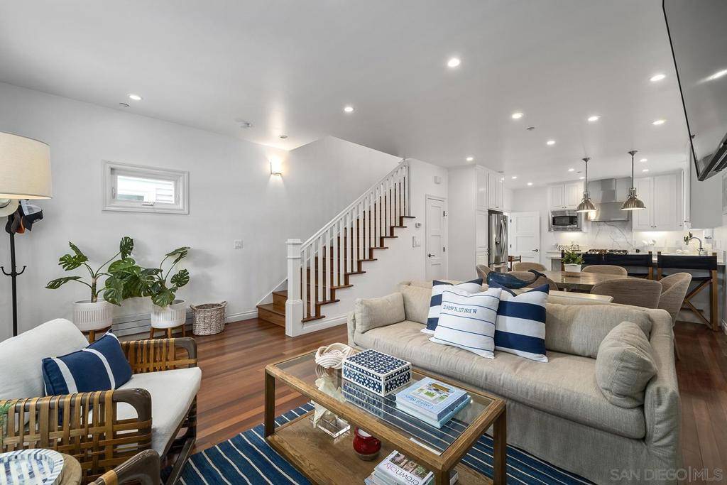 Coronado, CA 92118,722 F Avenue