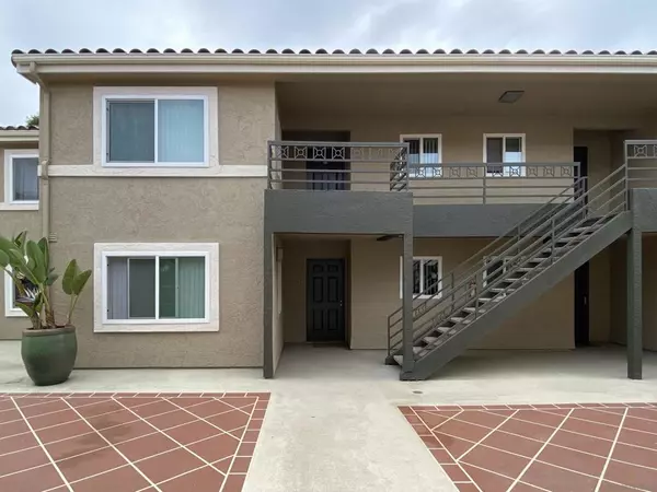 San Diego, CA 92122,7405 Charmant #2324
