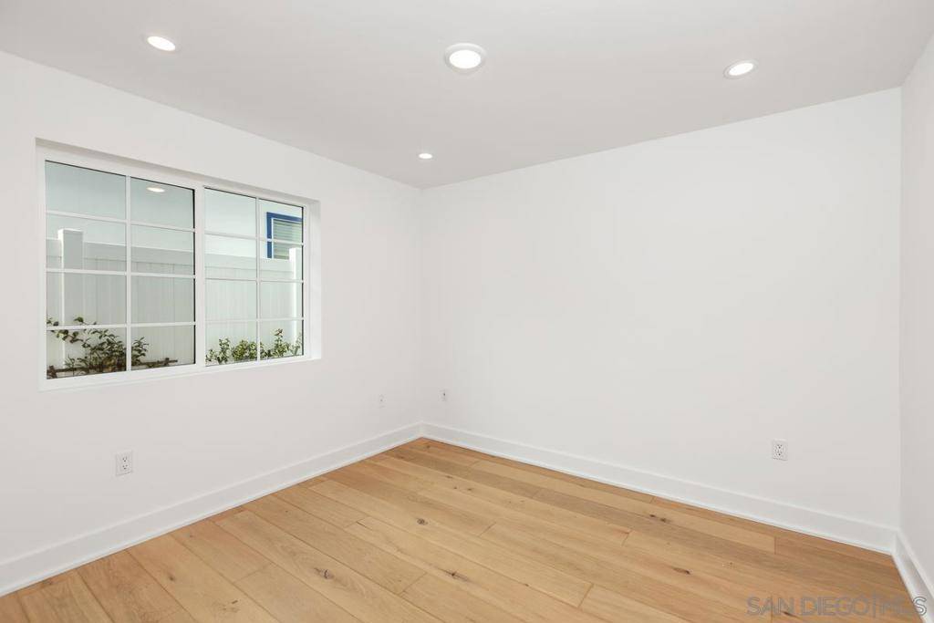 Coronado, CA 92118,549 Orange Ave