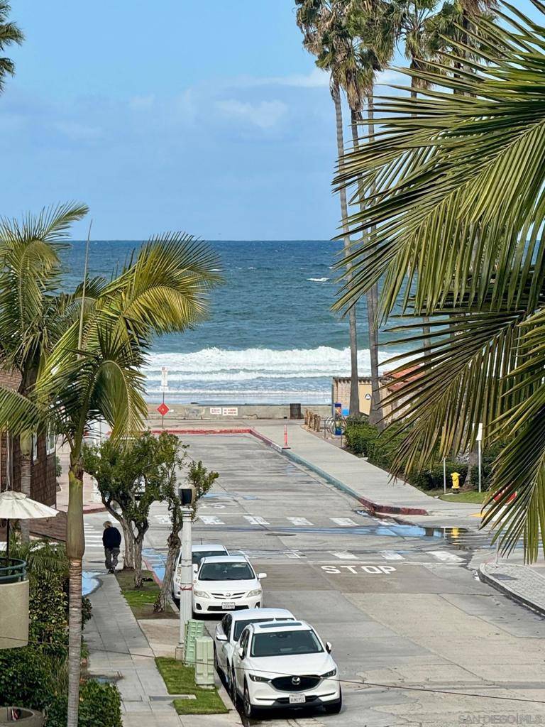 La Jolla, CA 92037,8110 El Paseo Grande #304