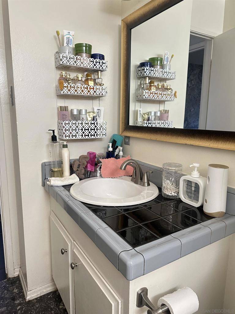 Vista, CA 92084,1046 Bartlett
