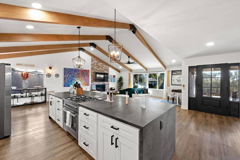La Mesa, CA 91941,10074 Mozelle Ln