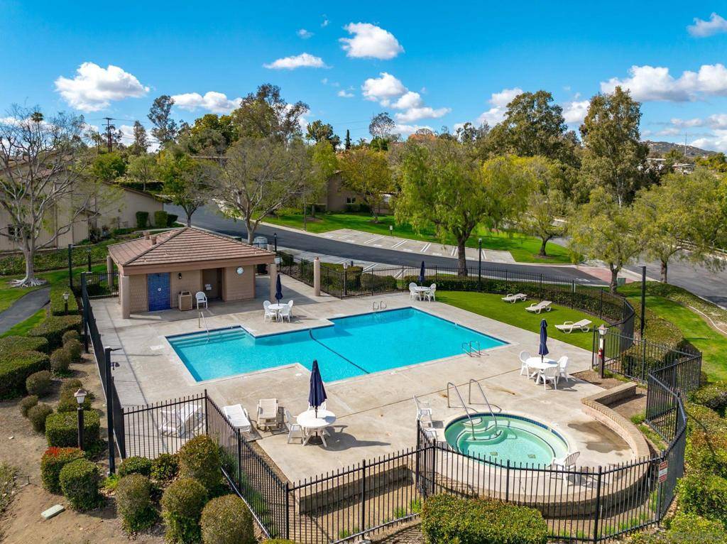 Escondido, CA 92026,1833 Wintergreen Gln