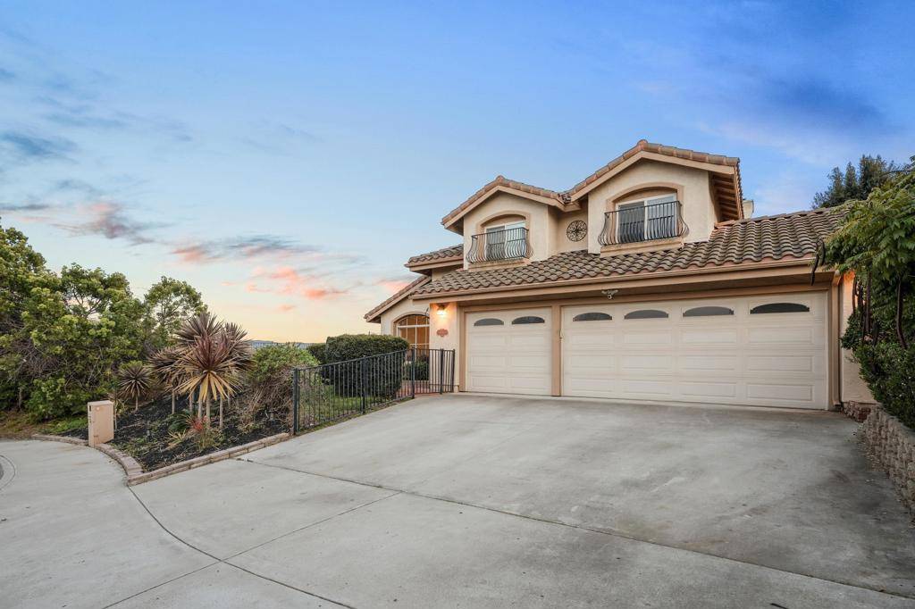 1340 Sunglow Dr, Oceanside, CA 92056