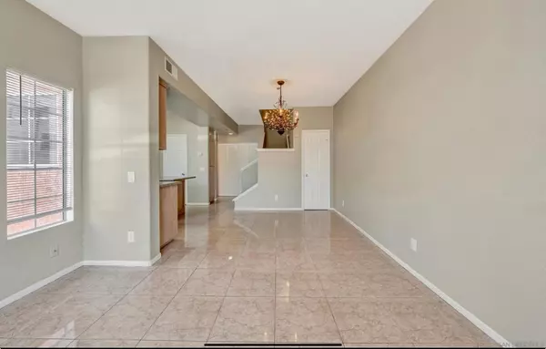 Imperial Beach, CA 91932,221 DONAX #10