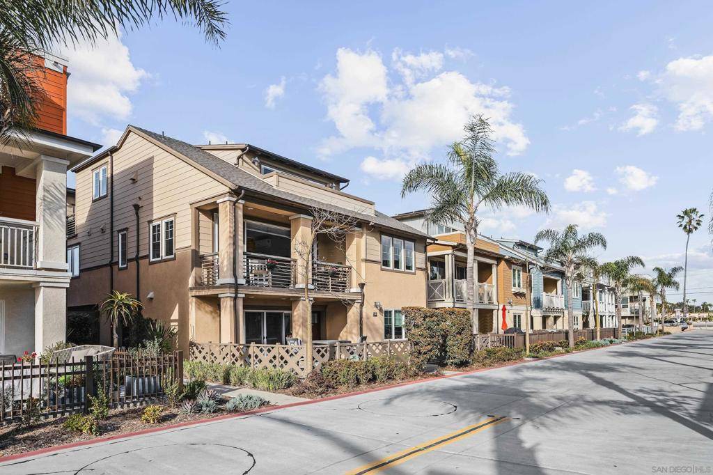 810 Santa Barbara Place, San Diego, CA 92109