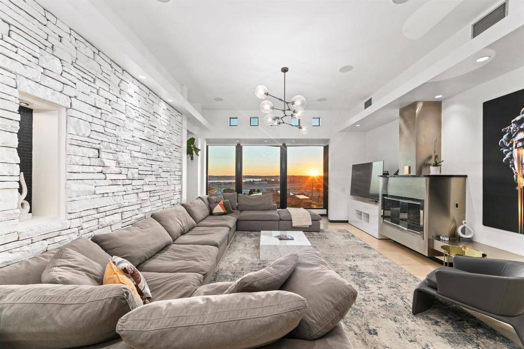 3515 Union St, San Diego, CA 92103