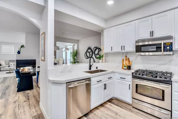Coronado, CA 92118,344 Orange Ave #203