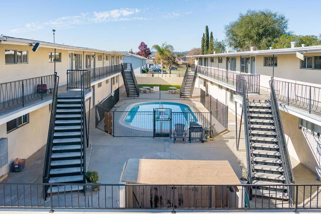 El Cajon, CA 92021,532 N 1St St #R