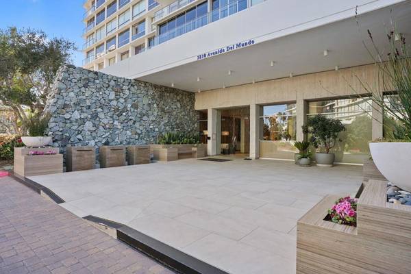 Coronado, CA 92118,1810 Avenida del Mundo #703