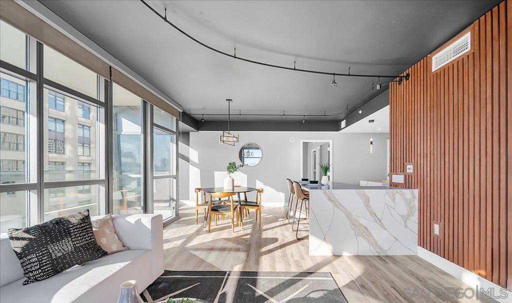 San Diego, CA 92101,645 Front St #1001