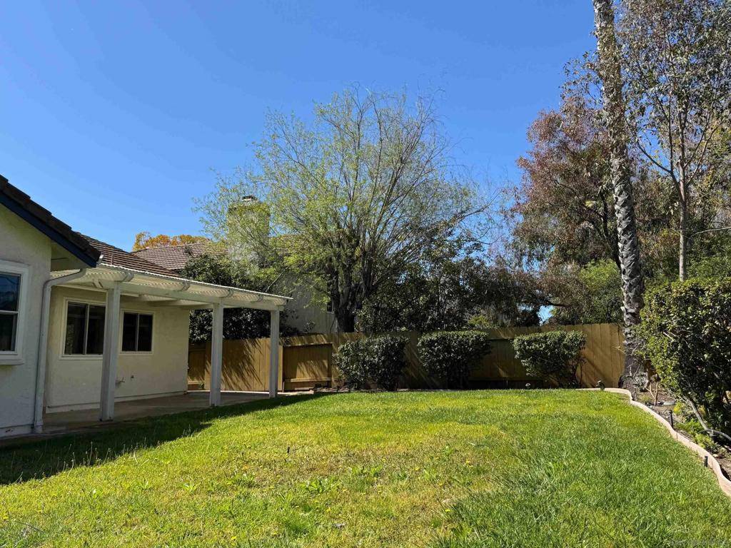 Encinitas, CA 92024,1684 Honeysuckle Ct