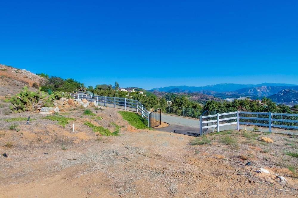 Fallbrook, CA 92028,3916 Citrus Dr