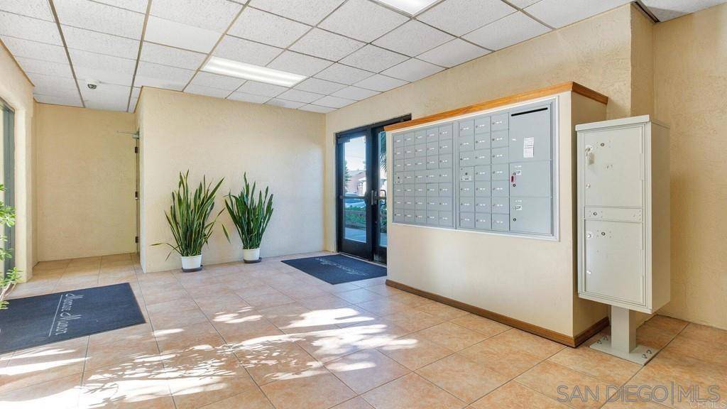 San Diego, CA 92116,3535 Monroe Ave #6