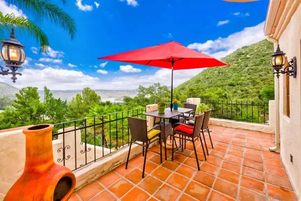 9425 Mount Israel Rd, Escondido, CA 92029