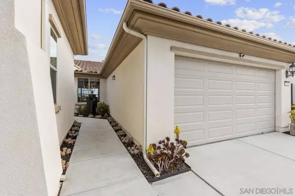Vista, CA 92083,432 Adobe Estates DR