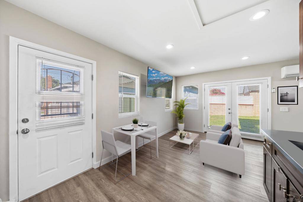 280 Blackshear Ave,  Los Angeles,  CA 90022