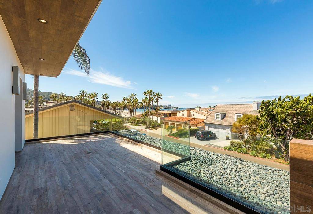 La Jolla, CA 92037,8477 El Paseo Grande